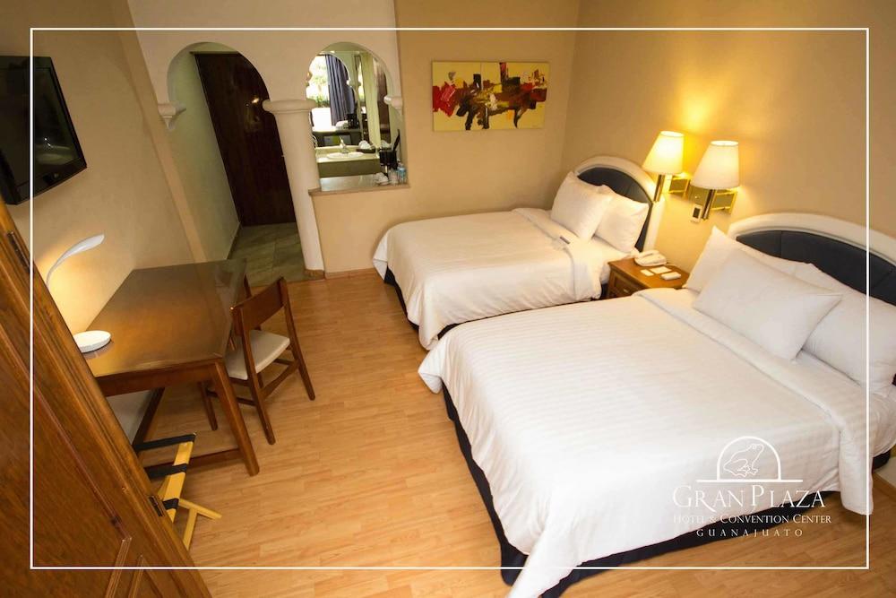 Hotel Gran Plaza & Convention Center Guanajuato Exterior photo
