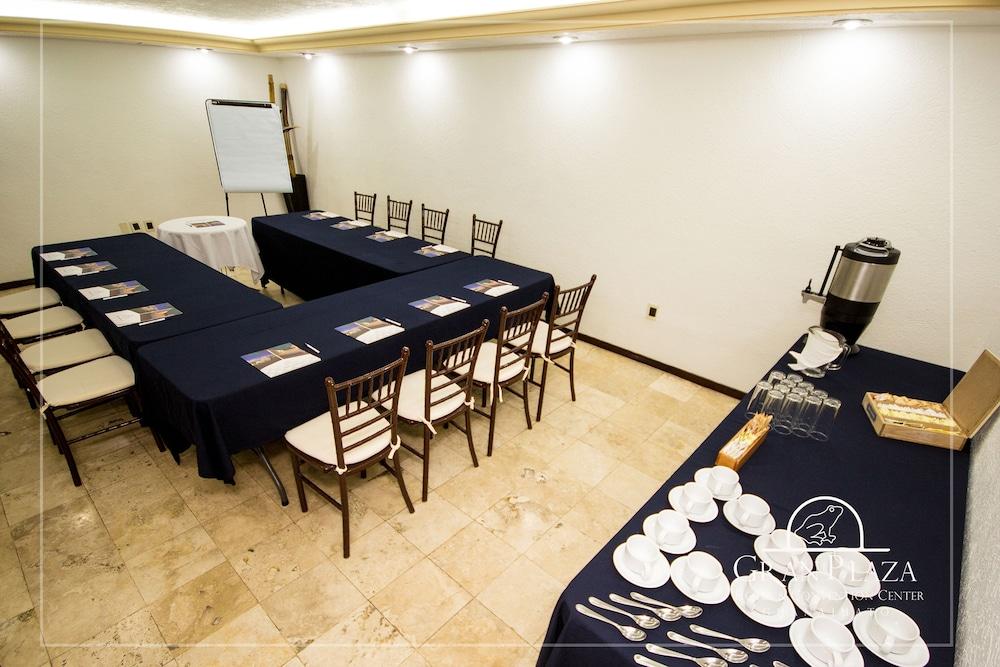 Hotel Gran Plaza & Convention Center Guanajuato Exterior photo