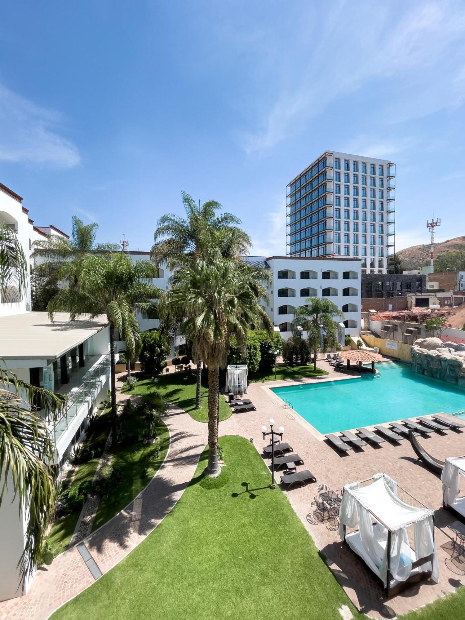 Hotel Gran Plaza & Convention Center Guanajuato Exterior photo