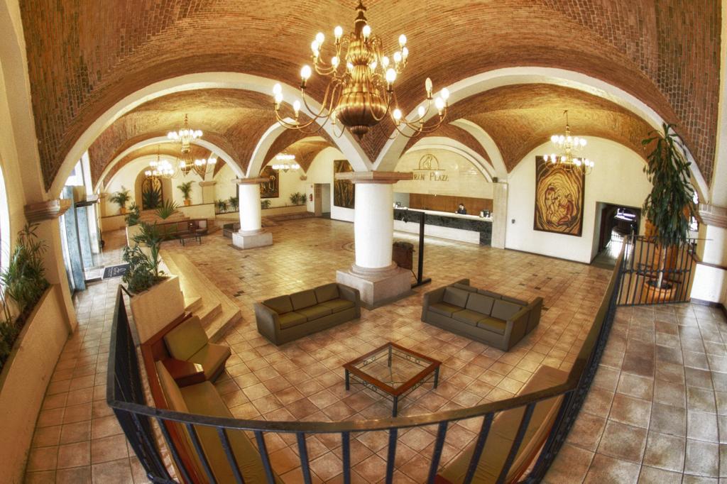 Hotel Gran Plaza & Convention Center Guanajuato Exterior photo